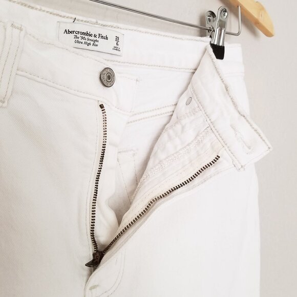 Abercrombie & Fitch Women's White Straight Leg Jeans - Picture 9 of 16